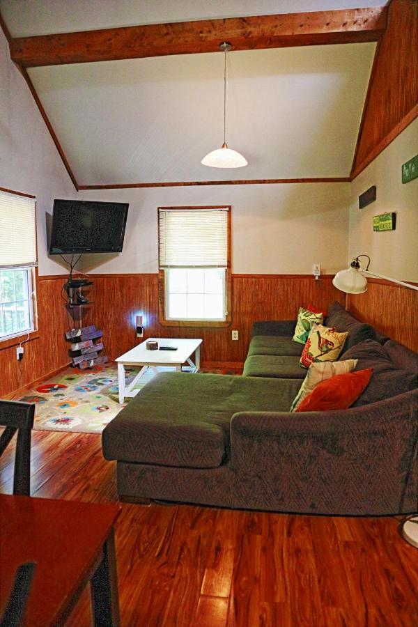 Our Private Wooded Cabin Chatham 외부 사진