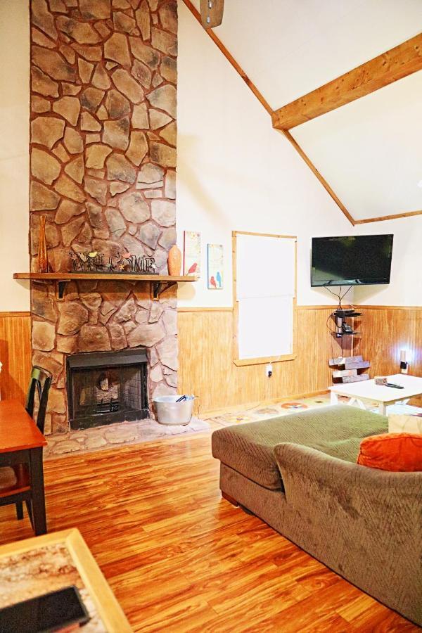 Our Private Wooded Cabin Chatham 외부 사진